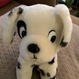101 Dalmatians stuffed animal  🐶
Patch the pup  👀  Walt Disney Productions